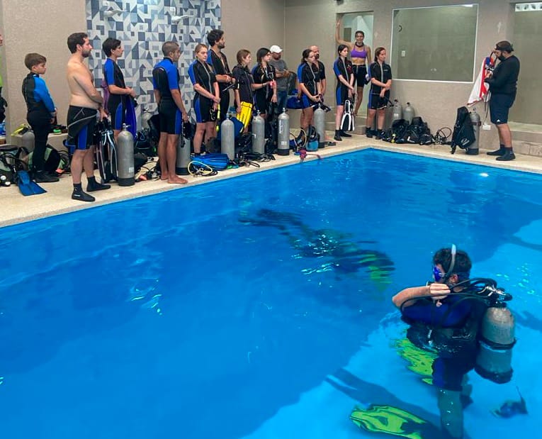 Treinamento na piscina Scuba Point 4